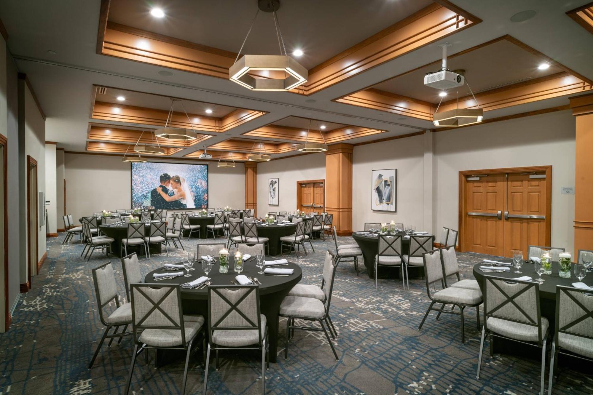 Delta Hotels By Marriott Huntington Mall Barboursville Exterior photo